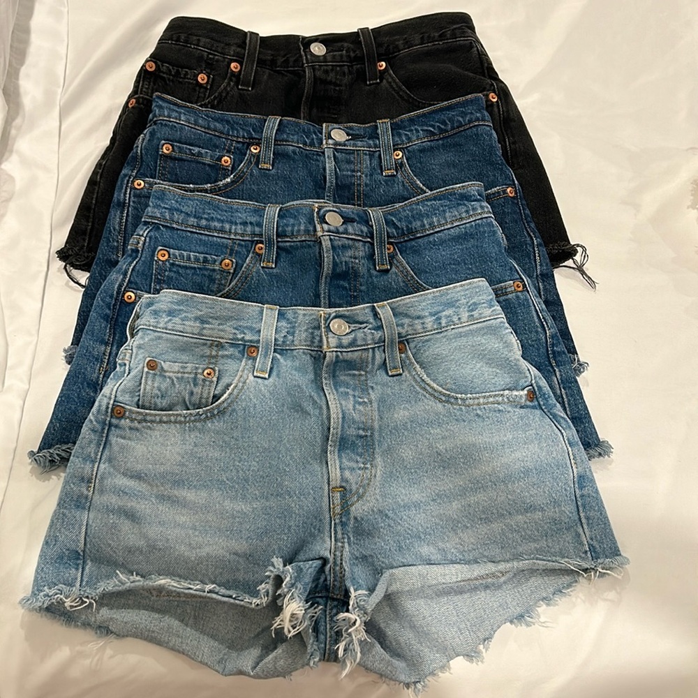 SOLD!!!EUC Levi 501 Shorts
